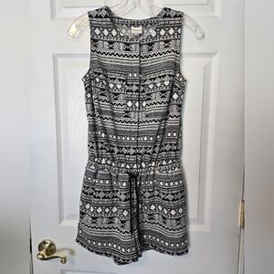 Merona Black & White Romper, size XS.